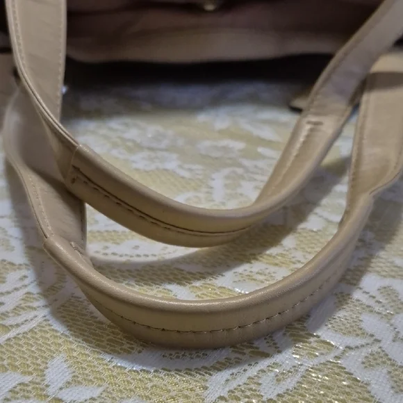 Coach Pink Signature Canvas Turnlock Shoulder Bag with Cream Trim - Picture 3 of 11